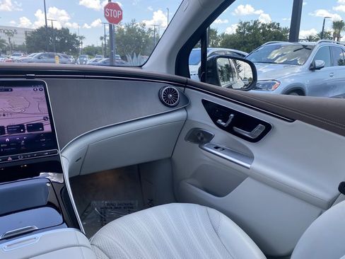 Certified 2023 Mercedes-Benz EQE 500 4MATIC SUV image 4