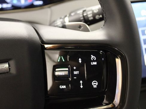 Certified 2026 Land Rover Range Rover Evoque S AWD/4WD image 8