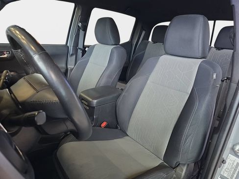 Used 2021 Toyota Tacoma TRD Off-Road AWD/4WD image 16
