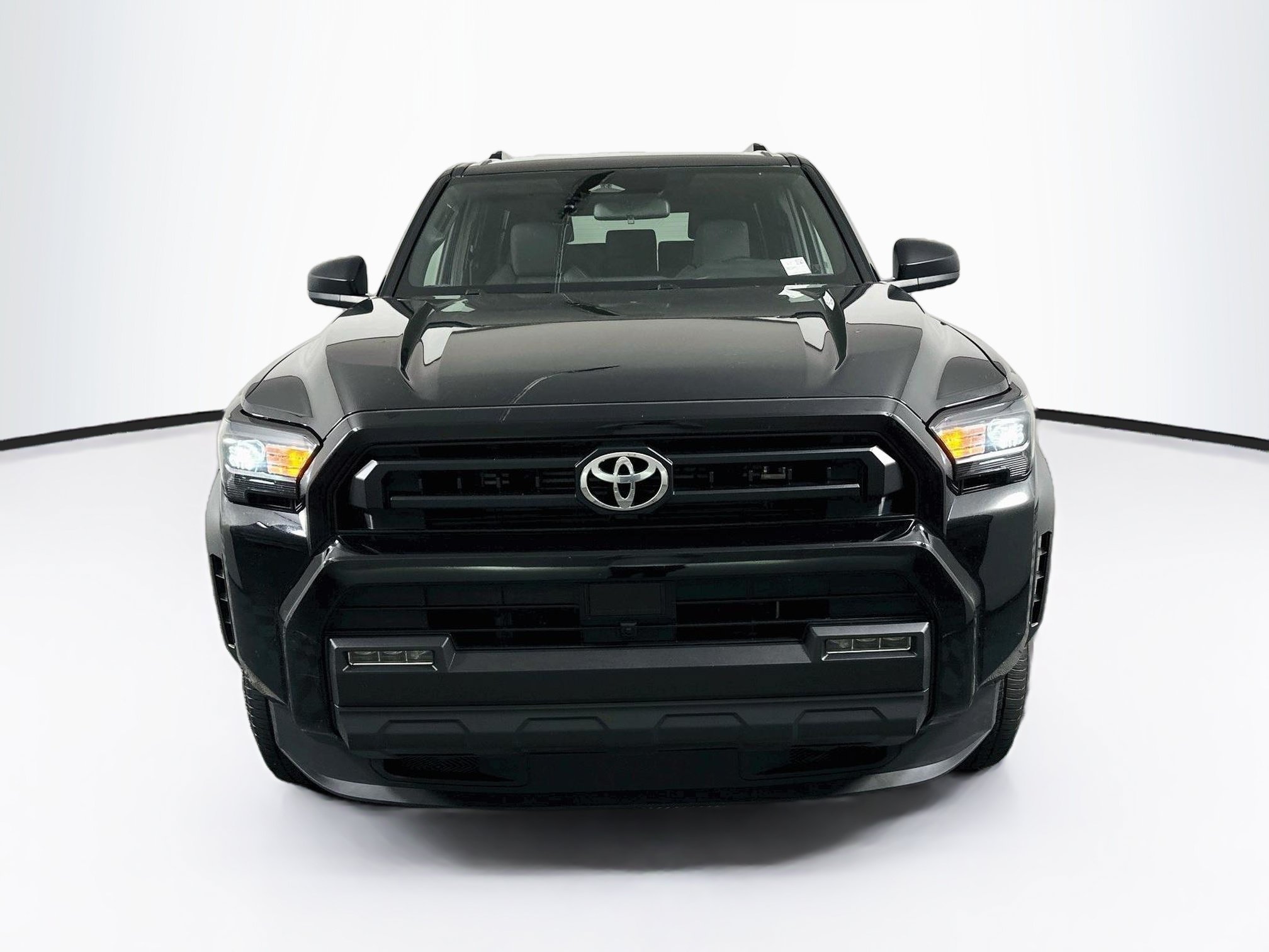Used 2025 Toyota 4Runner SR5 AWD/4WD image 2