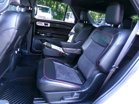 Used 2023 Ford Explorer ST-Line w/ Class IV Trailer Tow Package AWD/4WD image 15