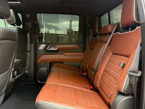 Used 2024 GMC Sierra 3500 Denali Ultimate image 14