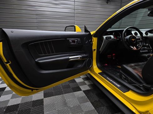 Used 2015 Ford Mustang GT Premium w/ Equipment Group 401A RWD image 29