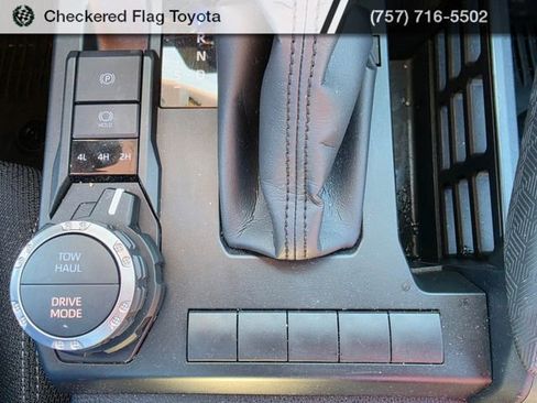 Used 2025 Toyota 4Runner SR5 AWD/4WD image 19