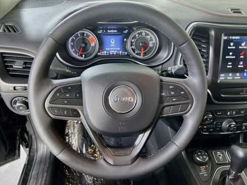 Used 2022 Jeep Cherokee Trailhawk w/ Sun, Sound & Nav Group AWD/4WD image 11