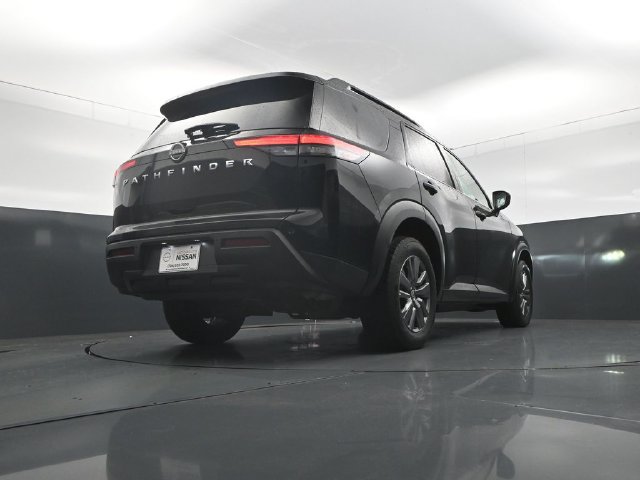 Certified 2025 Nissan Pathfinder SV FWD image 38
