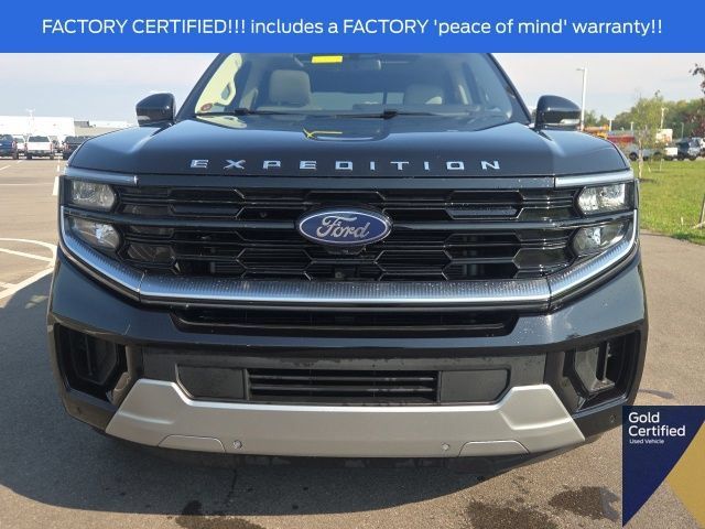 Used 2025 Ford Expedition Platinum w/ Driver's Package AWD/4WD image 4