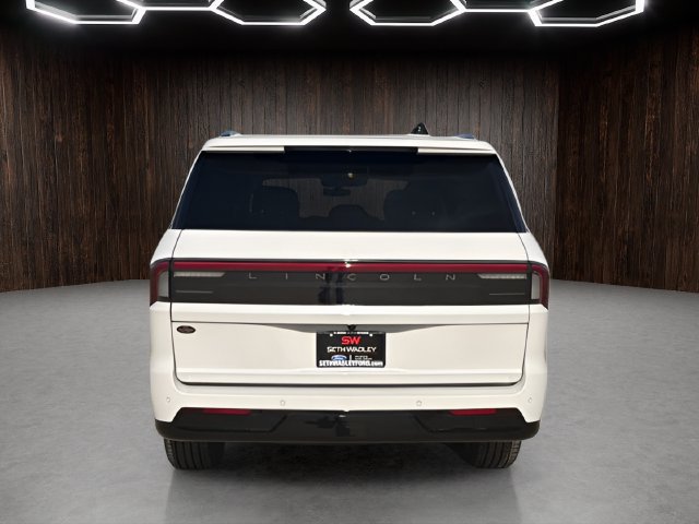 New 2025 Lincoln Navigator Reserve AWD/4WD image 6