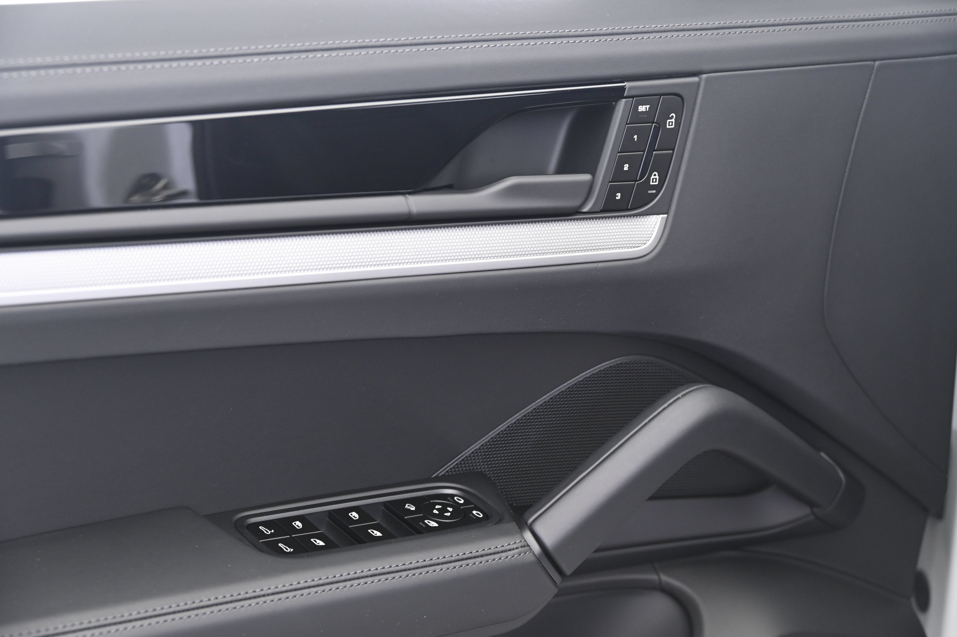 Certified 2026 Porsche Cayenne S AWD/4WD image 27