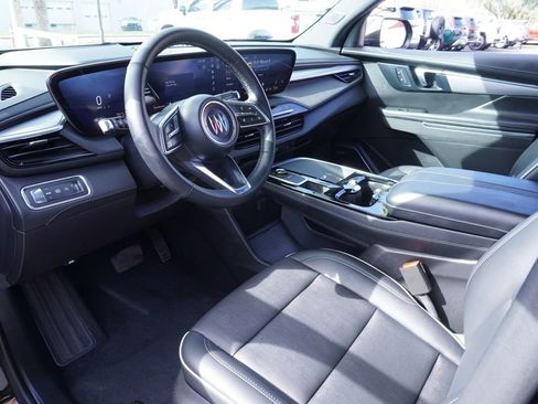 Certified 2025 Buick Enclave Preferred image 17