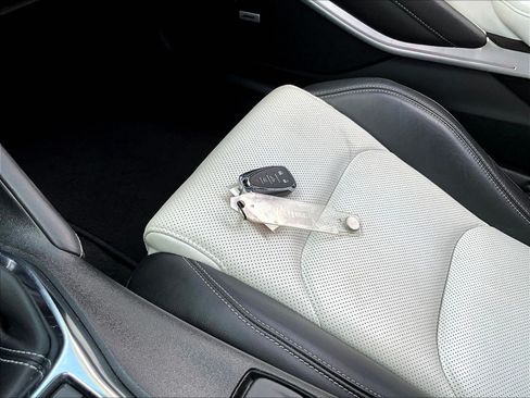 Used 2019 Chevrolet Camaro SS RWD image 31