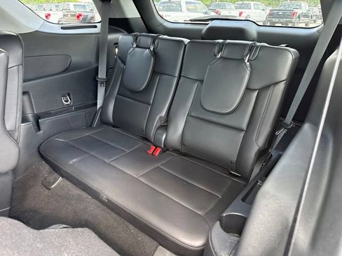 Used 2023 Ford Explorer XLT w/ Equipment Group 202A AWD/4WD image 8