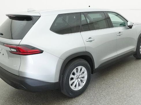 New 2026 Toyota Grand Highlander XLE image 9