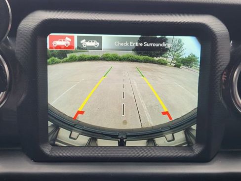 Used 2021 Jeep Wrangler Unlimited Rubicon w/ Trailer Tow Package image 15