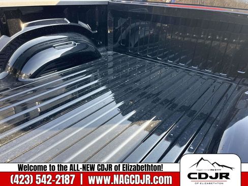 New 2026 RAM 1500 4x4 Crew Cab image 4