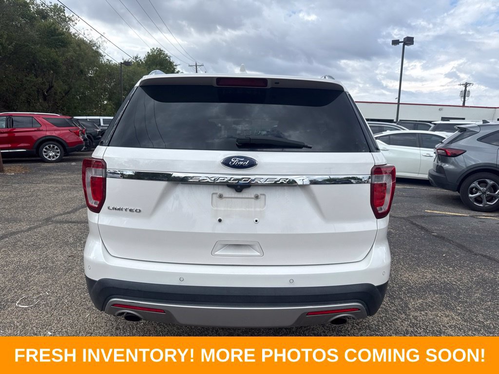 Used 2017 Ford Explorer Limited FWD image 3