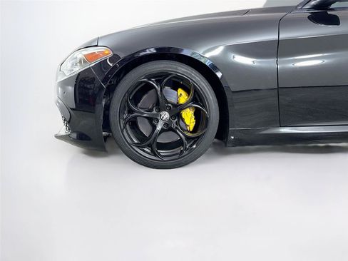 Used 2019 Alfa Romeo Giulia Ti Sport w/ Quick Order Package 22U Sport RWD image 9