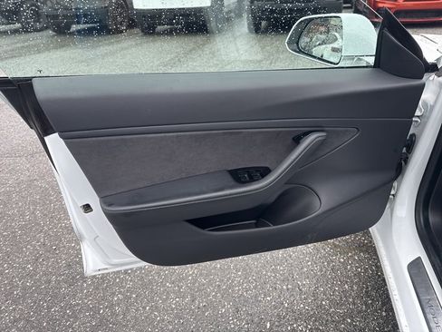 Used 2019 Tesla Model 3 Standard Range Plus image 28