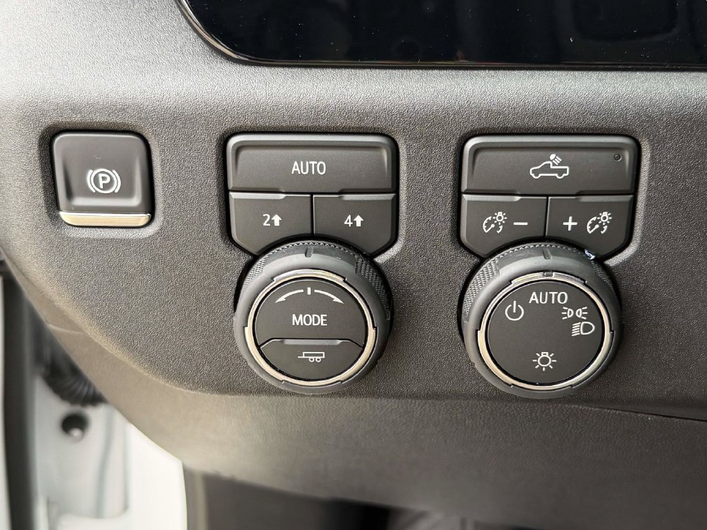 Used 2026 Chevrolet Silverado 1500 LT AWD/4WD image 24