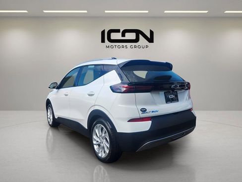 Used 2023 Chevrolet Bolt EUV LT FWD image 3