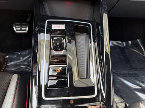 Used 2024 Volkswagen GTI SE w/ SE Leather Seats Package image 27