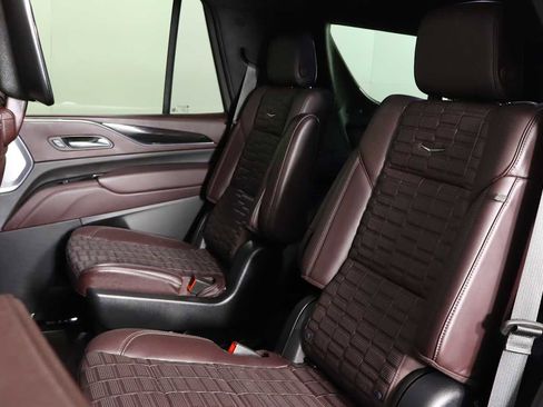 Used 2024 Cadillac Escalade Sport Platinum w/ LPO, ONYX Package image 24