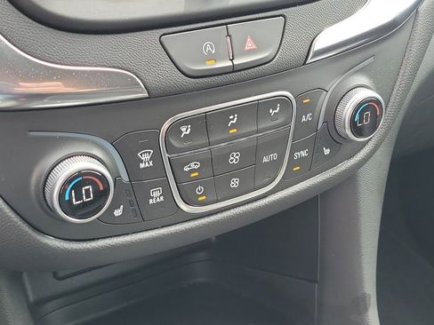 Used 2024 Chevrolet Equinox LT FWD image 11