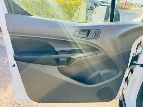 Used 2019 Ford Transit Connect XL image 11