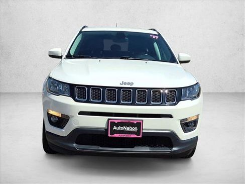Used 2017 Jeep Compass Latitude AWD/4WD image 3