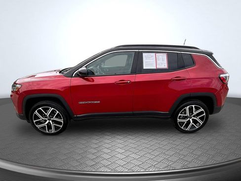 Used 2025 Jeep Compass Limited AWD/4WD image 8