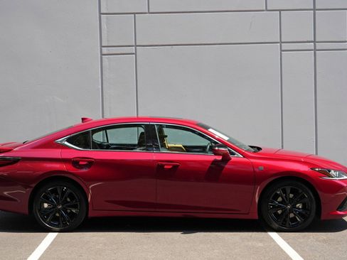 Used 2025 Lexus ES 300h F Sport FWD image 57