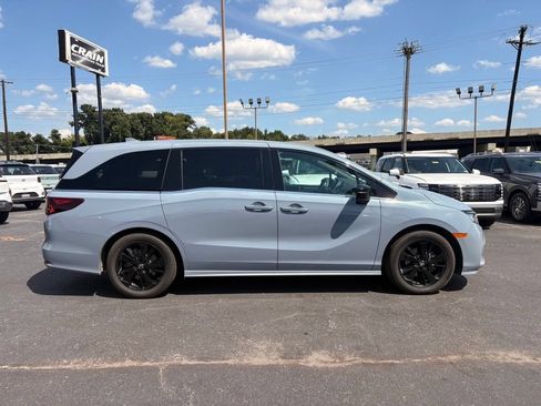 Used 2023 Honda Odyssey Sport image 9