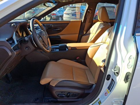 Used 2019 Lexus ES 350 Ultra Luxury image 14