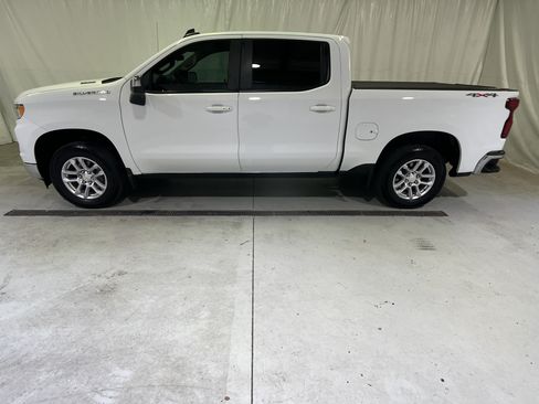 Used 2023 Chevrolet Silverado 1500 LT AWD/4WD image 7