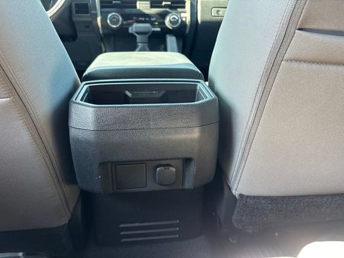 Used 2025 Toyota Tacoma SR5 AWD/4WD image 16