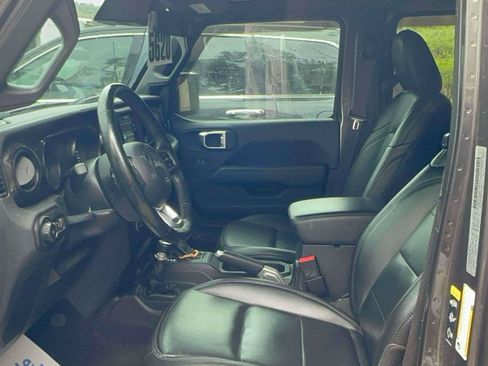 Used 2020 Jeep Wrangler Unlimited Sahara AWD/4WD image 15