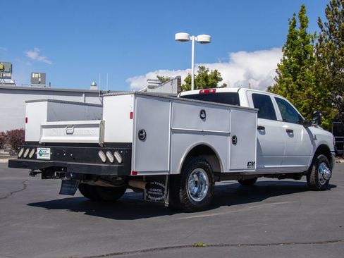 Used 2024 RAM 3500 Tradesman w/ Chrome Appearance Group AWD/4WD image 7