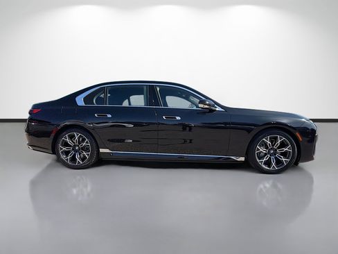 New 2026 BMW i7 eDrive50 w/ Premium Package image 2