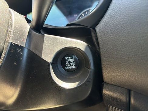 Used 2016 Jeep Renegade Limited AWD/4WD image 35