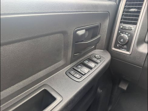 Used 2017 RAM 1500 Express RWD image 18