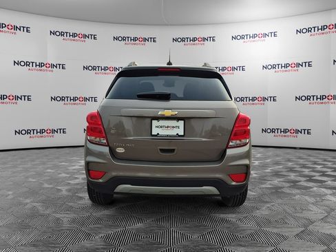 Used 2022 Chevrolet Trax LT w/ LT Convenience Package AWD/4WD image 5