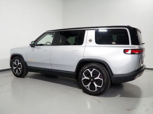 Used 2024 Rivian R1S AWD Adventure image 9