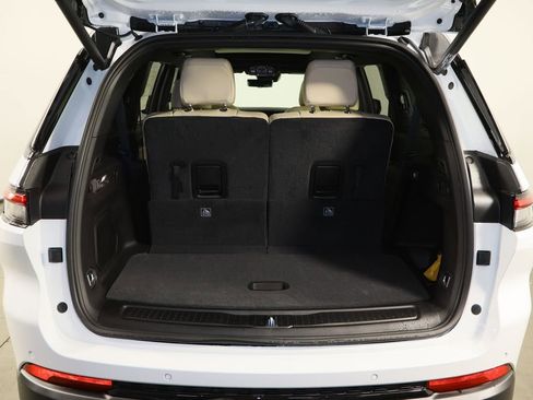 New 2025 Jeep Grand Cherokee L Limited image 19