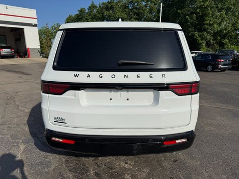 Used 2023 Jeep Wagoneer Series II AWD/4WD image 4