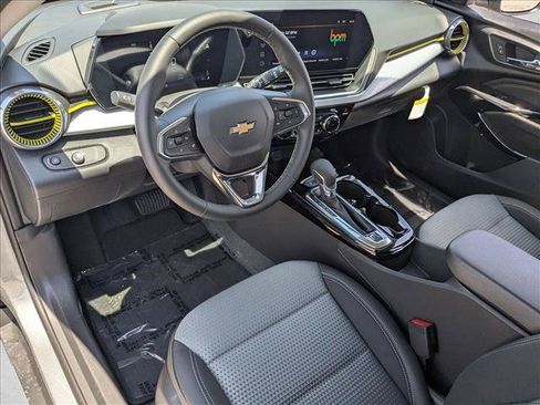 New 2026 Chevrolet Trax LT w/ Driver Confidence Package FWD image 3