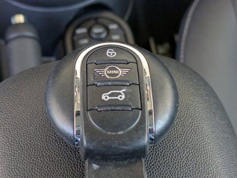 Used 2024 MINI Cooper 2-Door Hardtop image 32