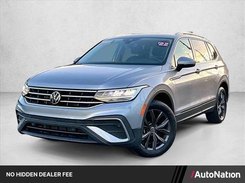 Used 2022 Volkswagen Tiguan SE w/ Panoramic Sunroof Package FWD image 1
