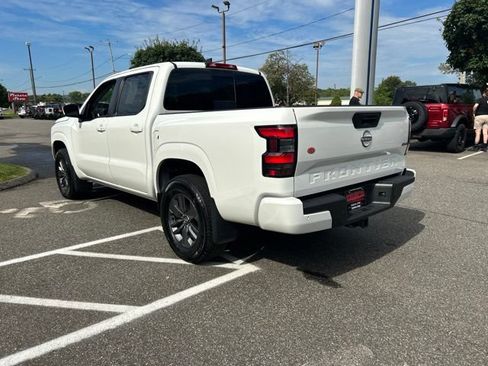 Used 2025 Nissan Frontier SV w/ SV Convenience Package AWD/4WD image 5