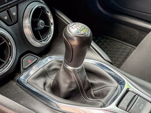 Certified 2021 Chevrolet Camaro LS RWD image 39