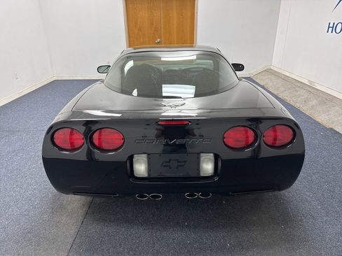 Used 2003 Chevrolet Corvette Coupe w/ Preferred Equipment Group RWD image 9